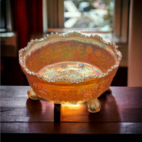 Vintage Fenton Carnival Glass "Butterfly And Berry" Footed Bowl - Picture 7 of 14